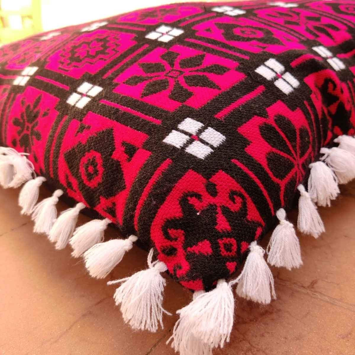 Traditional Floor Cushion Acrylic & polyester Inclusive of filing case size 26 x 26" Cover Relaxsit