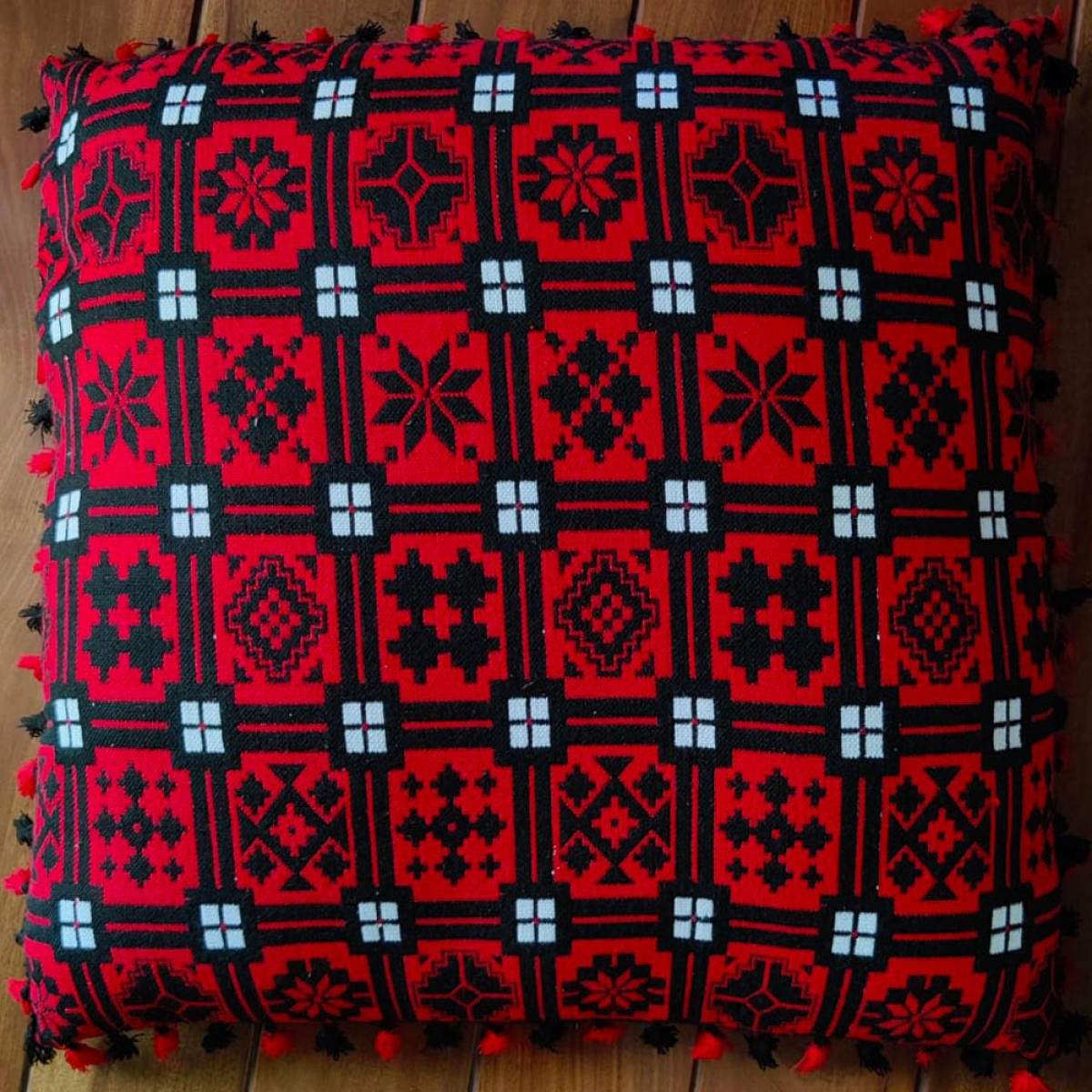 Traditional Floor Cushion Acrylic & polyester Inclusive of filing case size 26 x 26" Cover Relaxsit
