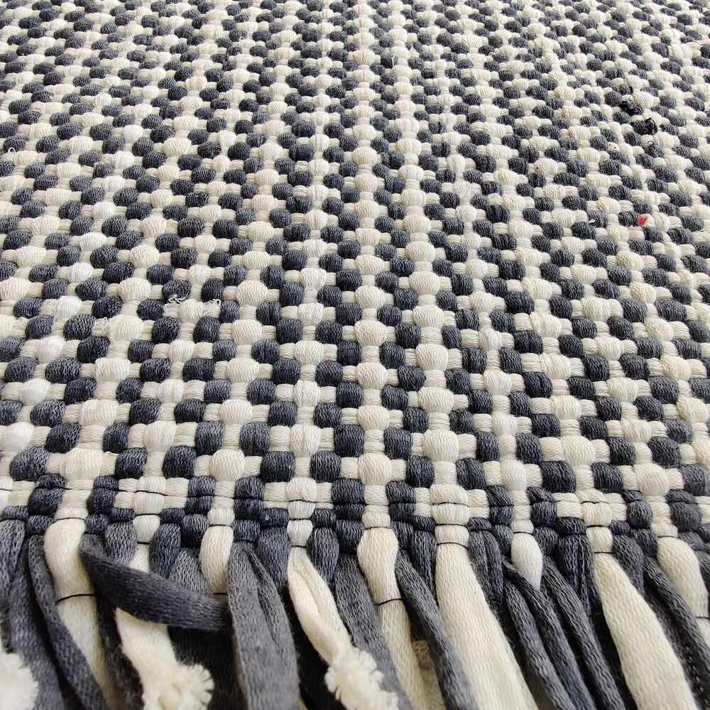 Bunti Handmade Rugs & Mat 4' x 6' feet