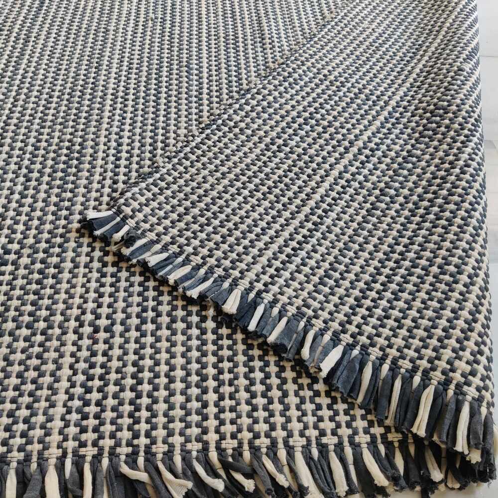 Bunti Handmade Rugs & Mat 4' x 6' feet