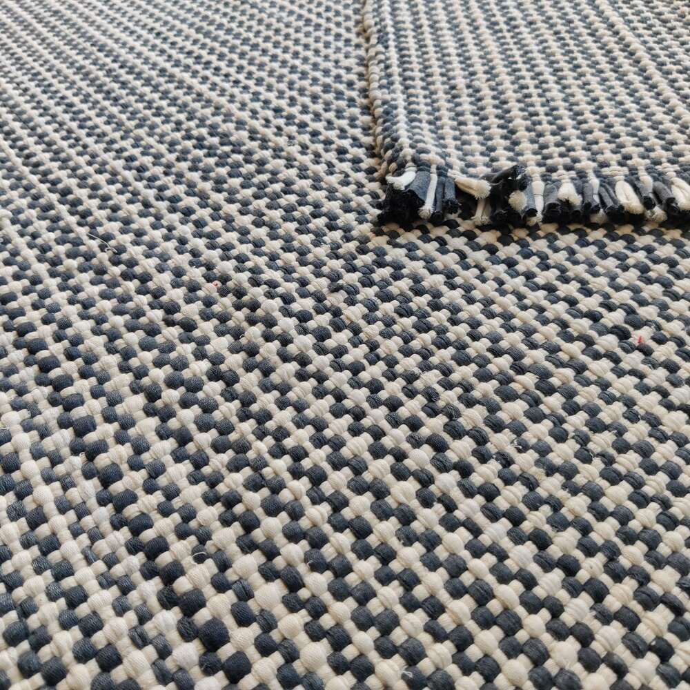 Bunti Handmade Rugs & Mat 4' x 6' feet