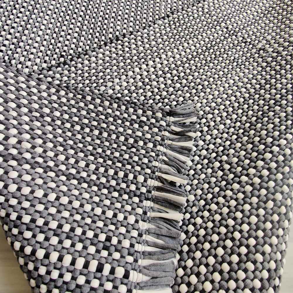 Bunti Handmade Rugs & Mat 4' x 6' feet