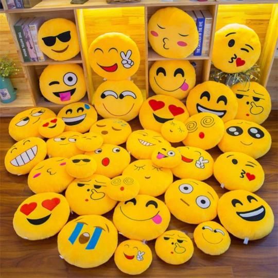 Pack of 5 Assorted Emoji Soft Pillows Stuffed Cushions Round Home Decor Pillows Relaxsit